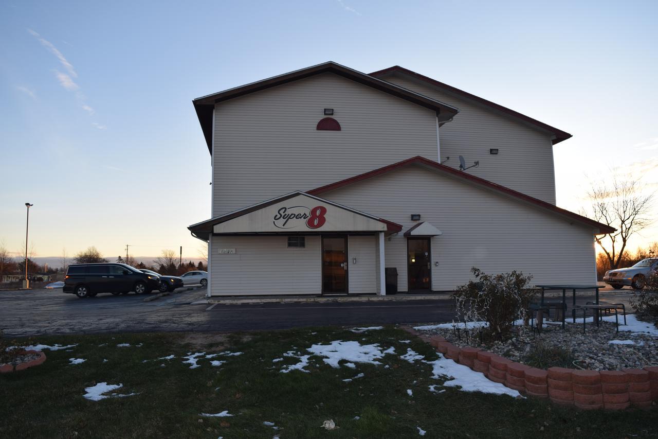 Super 8 By Wyndham Saginaw Motel Buitenkant foto
